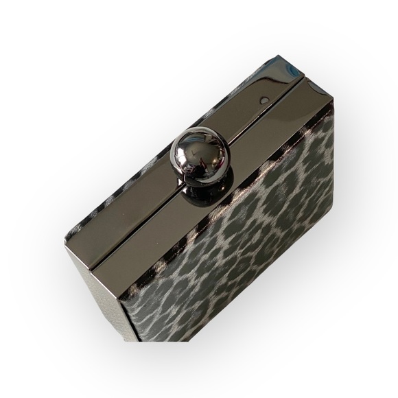 new RoccoBarocco ❤︎ Animal Print Minaudière Box Bag ❤︎ Drop In Chain Handle ❤︎ - Picture 8 of 16